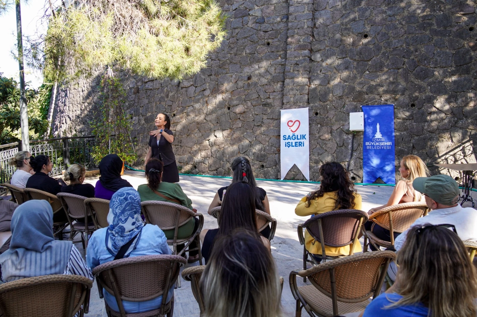 İzmir’de “Bizim Mahalle Sohbetleri” başladı