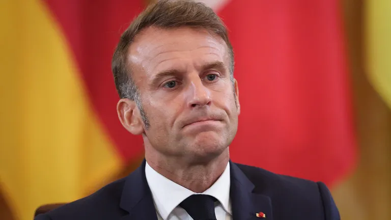  Macron, dondurulan Rus varlıklarına el konulmaması konusunda uyardı