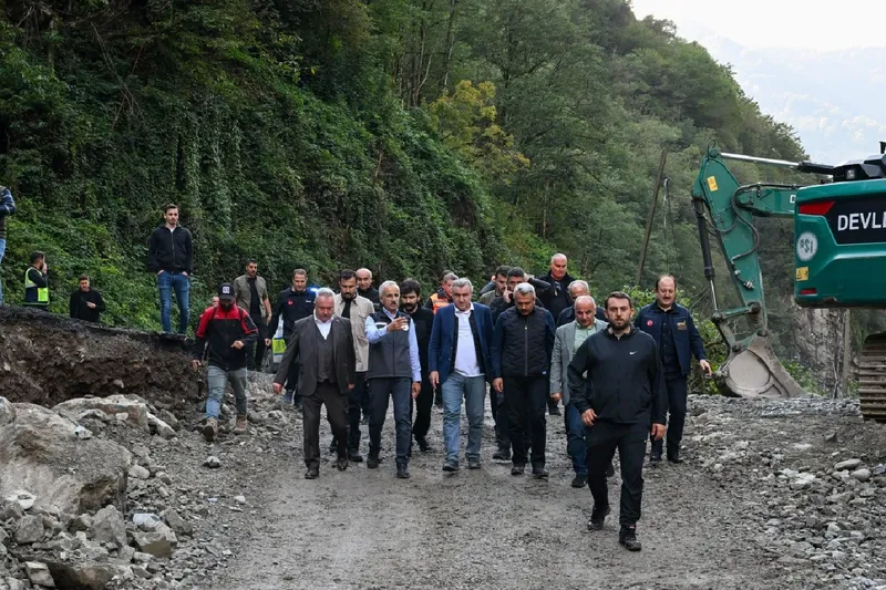 Çamlıhemşin-Ayder yolu ulaşıma açıldı