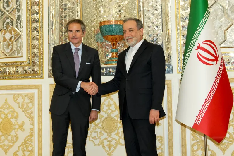 İran Dışişleri Bakanı Erakçi ile UAEA Başkanı Grossi görüştü
