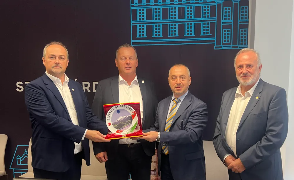 Şahbaz, İstanbul Fatih’in Müstakbel Kardeşi  Szekszárd’da