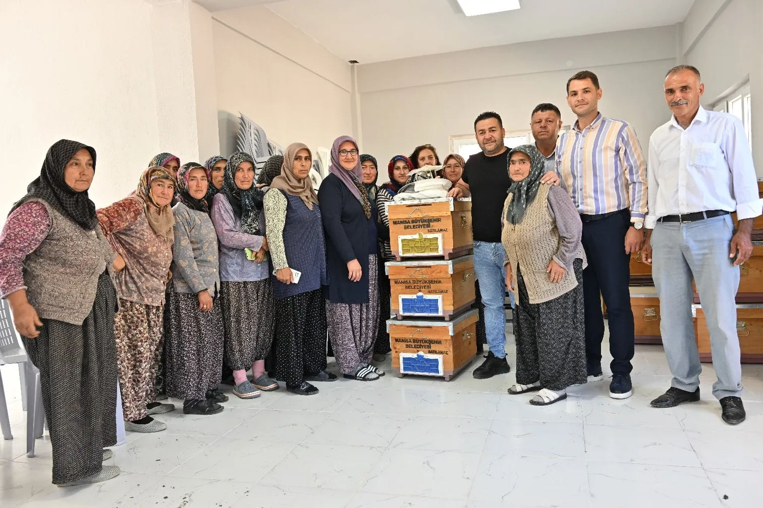 Manisa Kırkağaçlı kadınlara kovan desteği