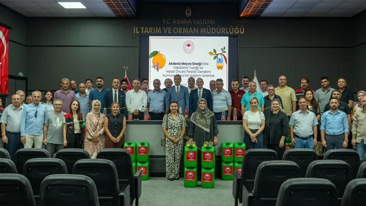 Narenciye üreticilerine tuzak dağıtıldı