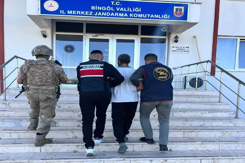Bingöl’de aranması bulunan 3 şahıs yakalandı