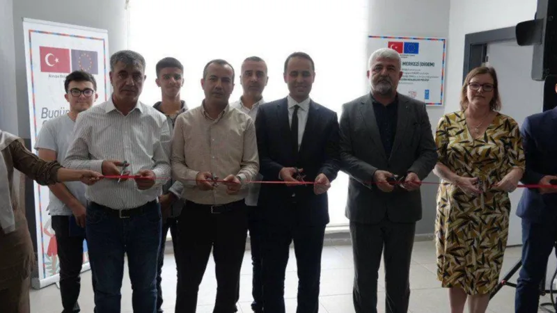 Adıyaman Belediyesi, Dijital Gençlik Merkezi’ni hizmete açtı  - Videolu Haber