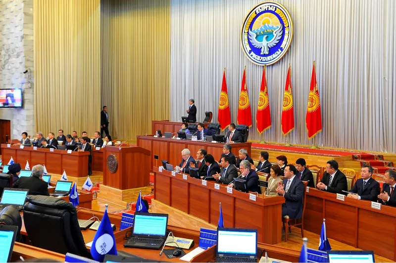 Kırgızistan Parlamentosu feshedilme kararı aldı