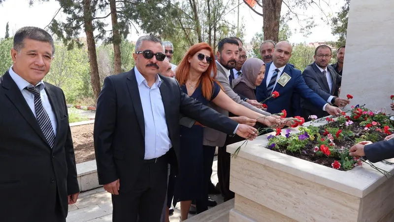 Hüseyin Kahya Hiçyılmaz minnet ve şükranla anıldı