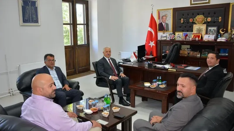 Ahmet Arslan’dan Gençlik ve Spor İl Müdürü Mehmet Başköylü’ye ziyaret