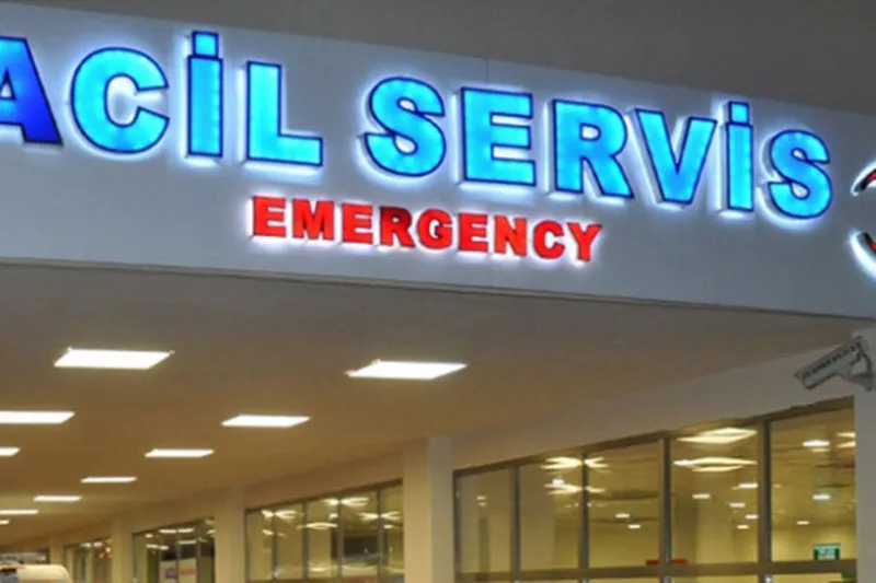 Otomobil ile minibüs çarpıştı: 6 yaralı