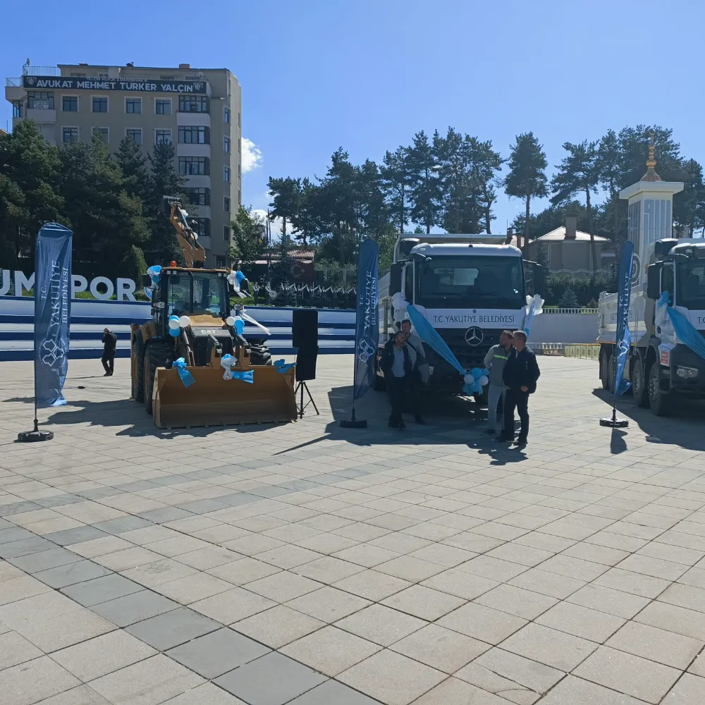 Yakutiye Belediyesi Yeni Araç ve Makine Parkını Tanıttı