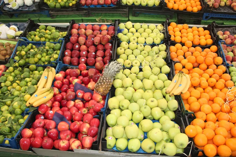 Tezgâhlarda yerini alan kış meyvelerine yoğun talep 