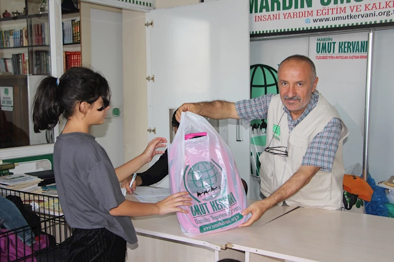 Mardin Umut Kervanı yüzlerce çocuğun kırtasiye ihtiyacını giderdi