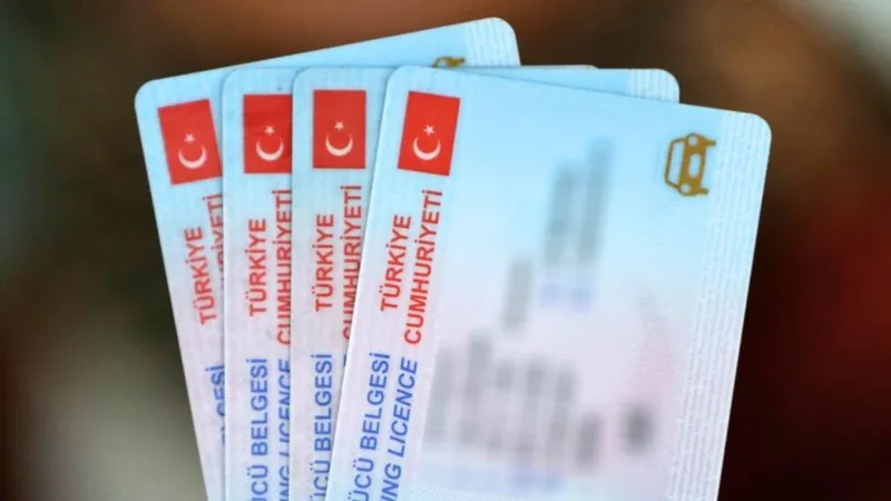 Bakan Yerlikaya: Eski tip sürücü belgelerinin yenilenmesi için son tarih 31 Ekim — süre uzatılmayacak 