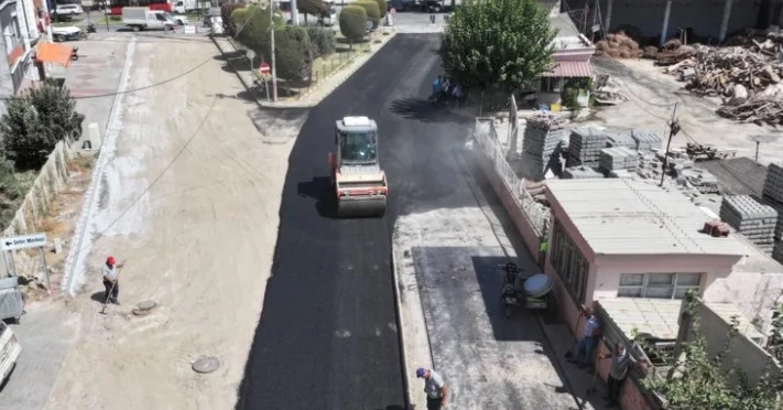 Manisa Ahmetli’de Sıcak Asfalt Çalışmaları Başladı