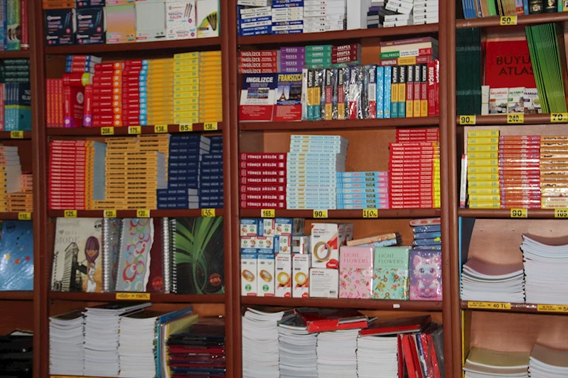 Okul masrafları cep yakıyor: bir öğrencinin kırtasiye alışverişi 2 bin lirayı aştı