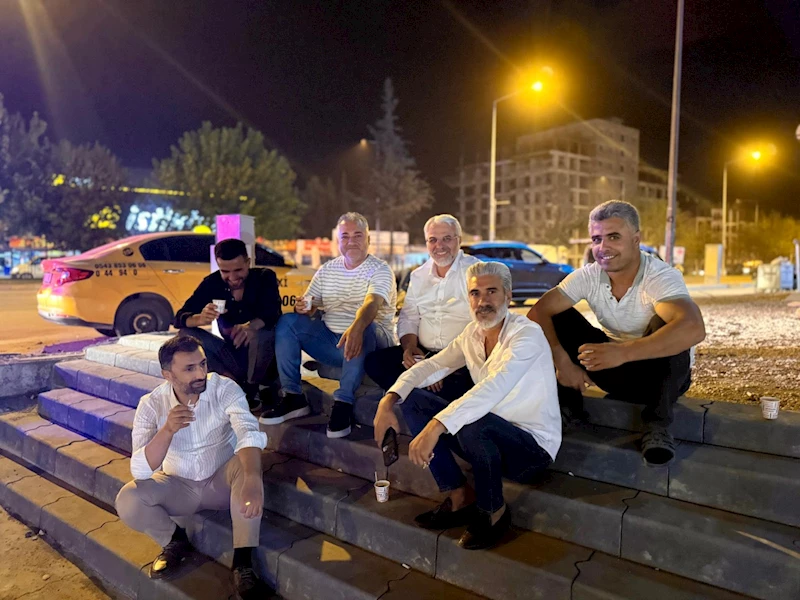 Başkan Kablan’dan esnafla kaldırım sohbeti 