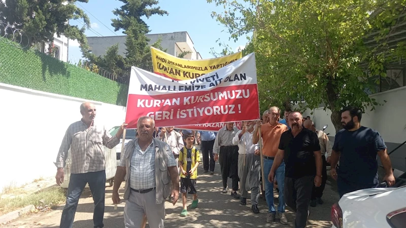 Kahta’daki Kur’an Kursu Krizi’nde Menzil Bağlantısı: Mahalleli Tepkili, İddialar Müftülüğe Yöneldi  - Videolu Haber