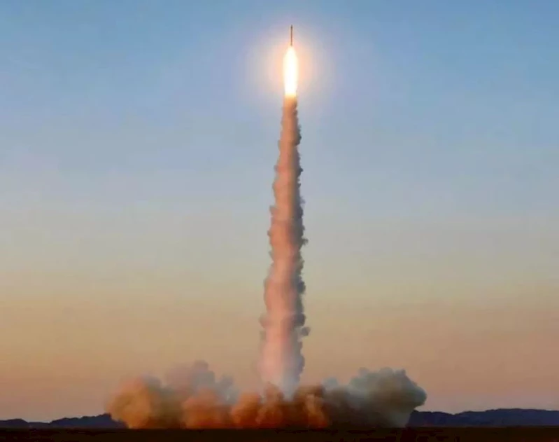 Çin, CERES-1 roketiyle üç uyduyu yörüngeye gönderdi