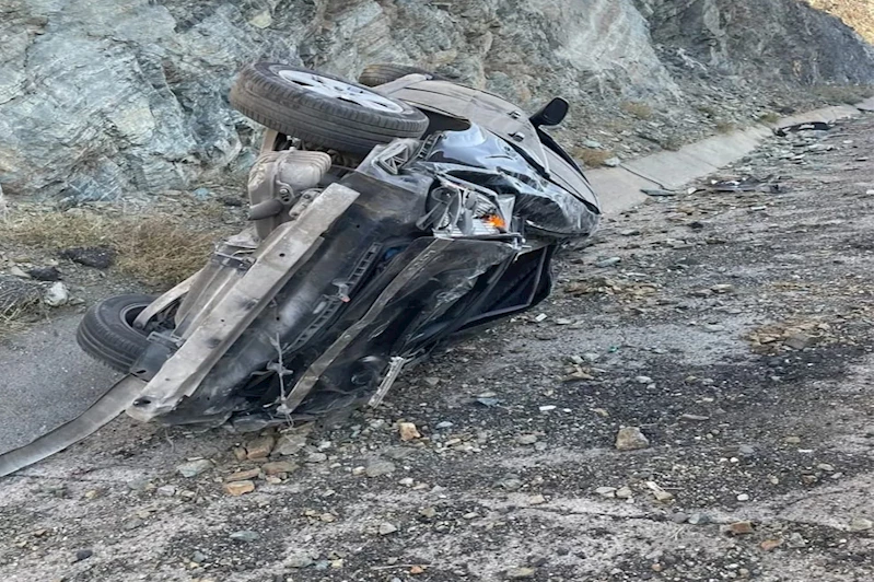 Genç-Diyarbakır yolunda kaza: 3 yaralı