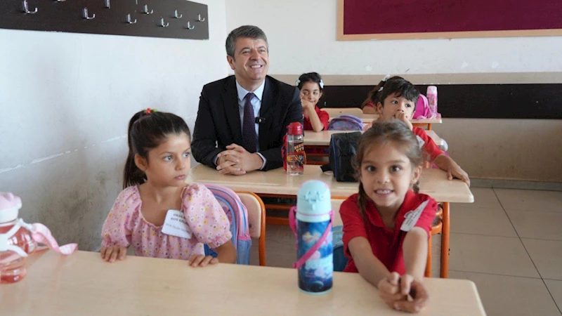 Başkan Tutdere, öğrencilerin ilk ders zili heyecanına ortak oldu  - Videolu Haber