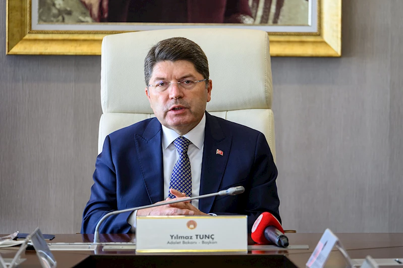 Bakan Tunç: CHP İl Başkanlığı önündeki olaylarla ilgili soruşturma başlatıldı