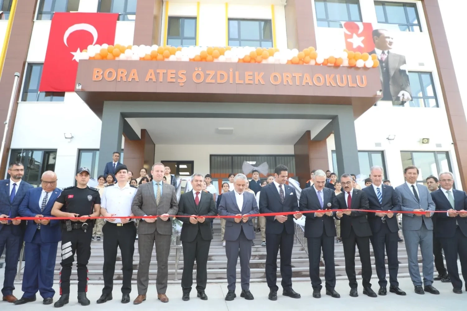 Bursa İnegöl eğitime yeni okulla 