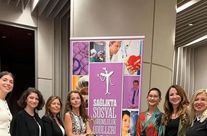 15 Kadın Hekim, “Kadına Sağlık” Podcast’inde Mikrofon Başına Geçti